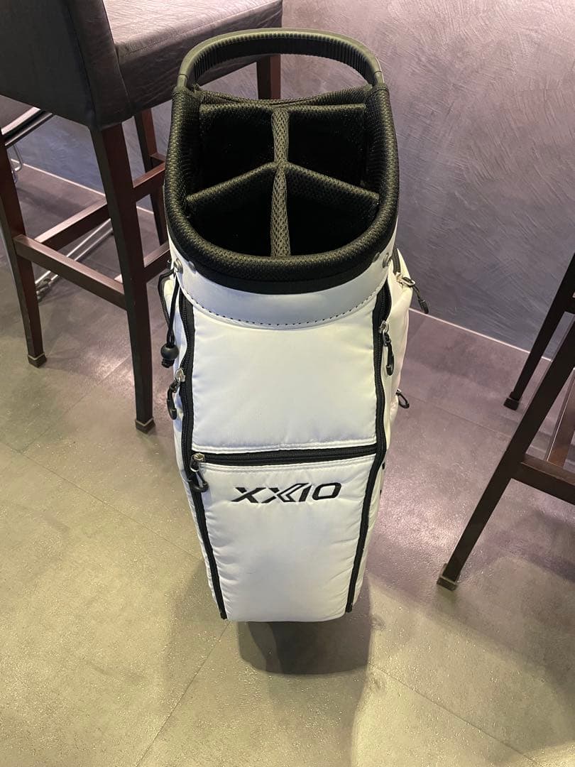 XXIO ホワイト キャディバッグ