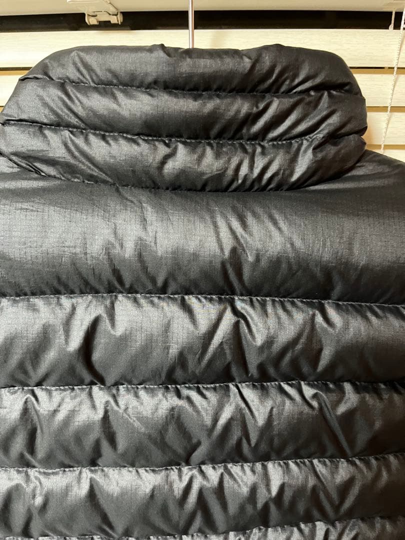 【美品】patagonia ブラック ダウンベスト　メンズサイズM