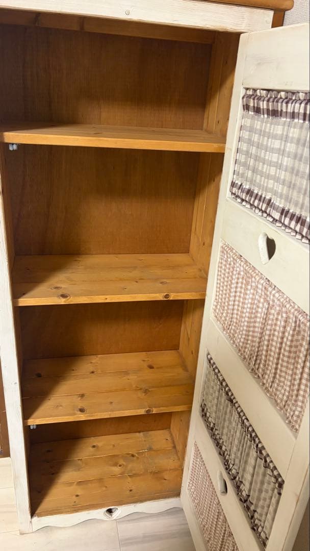 カントリー収納棚