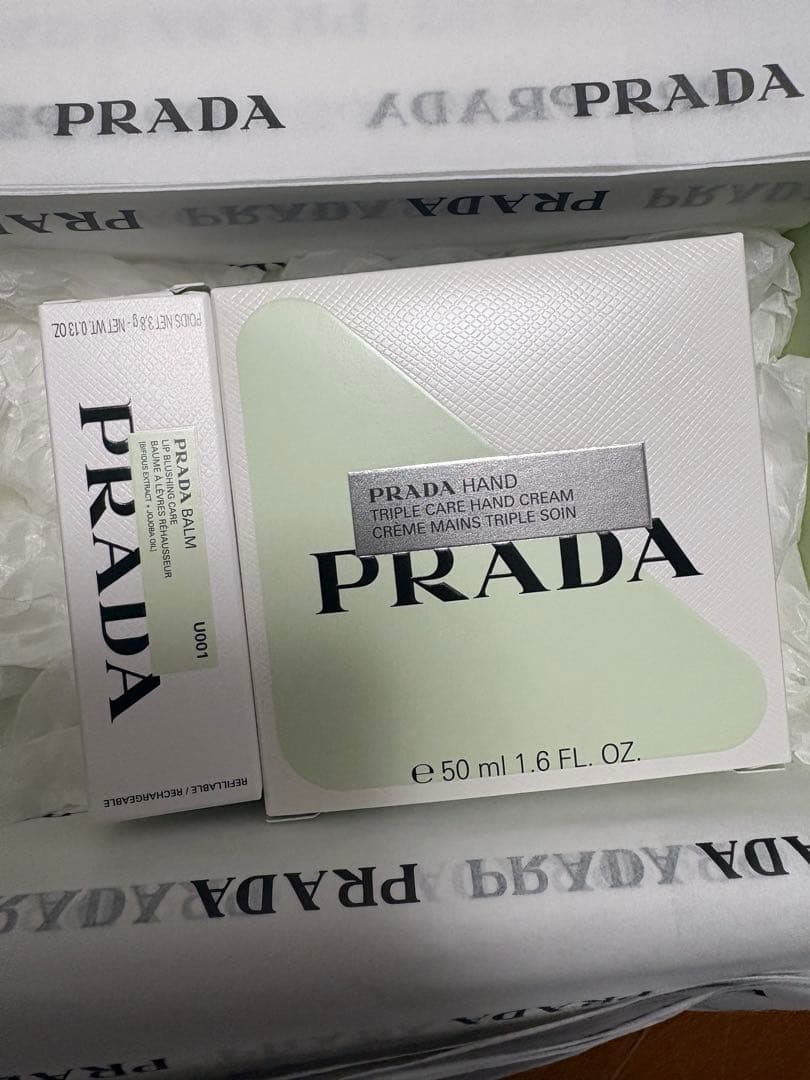 PRADA ハンドクリーム　リップバーム　ハンドクリーム