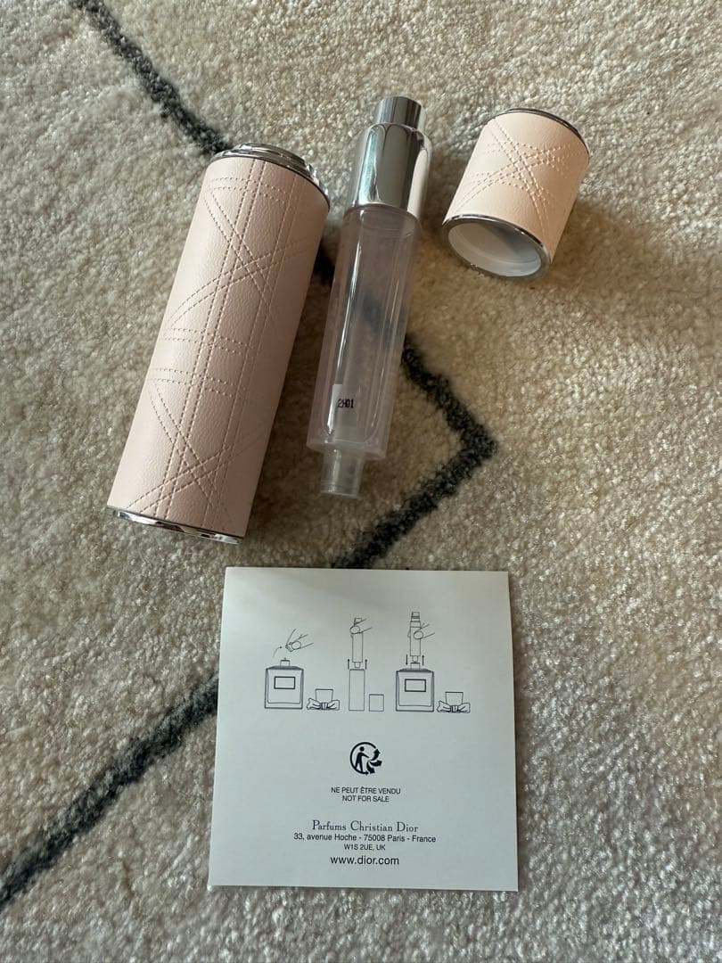 Dior ミニ香水とミラー付きキーホルダーセット　箱付き