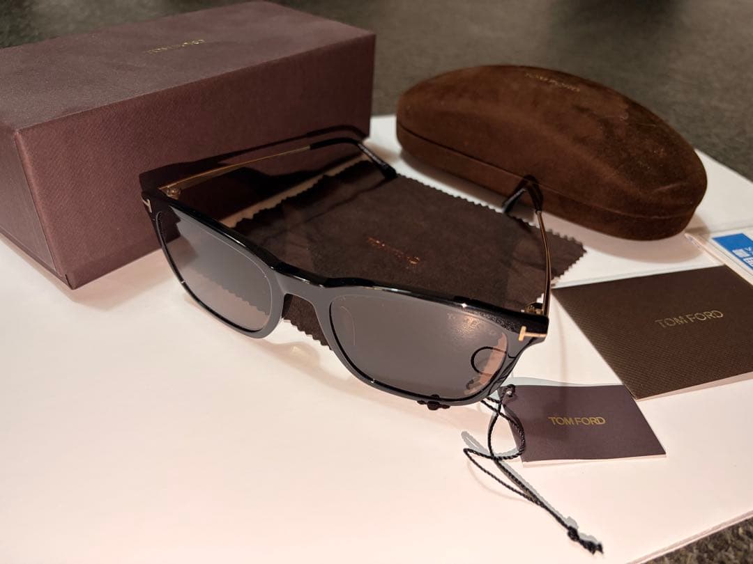 トムフォード　TOM FORD FT0625F 01E 56