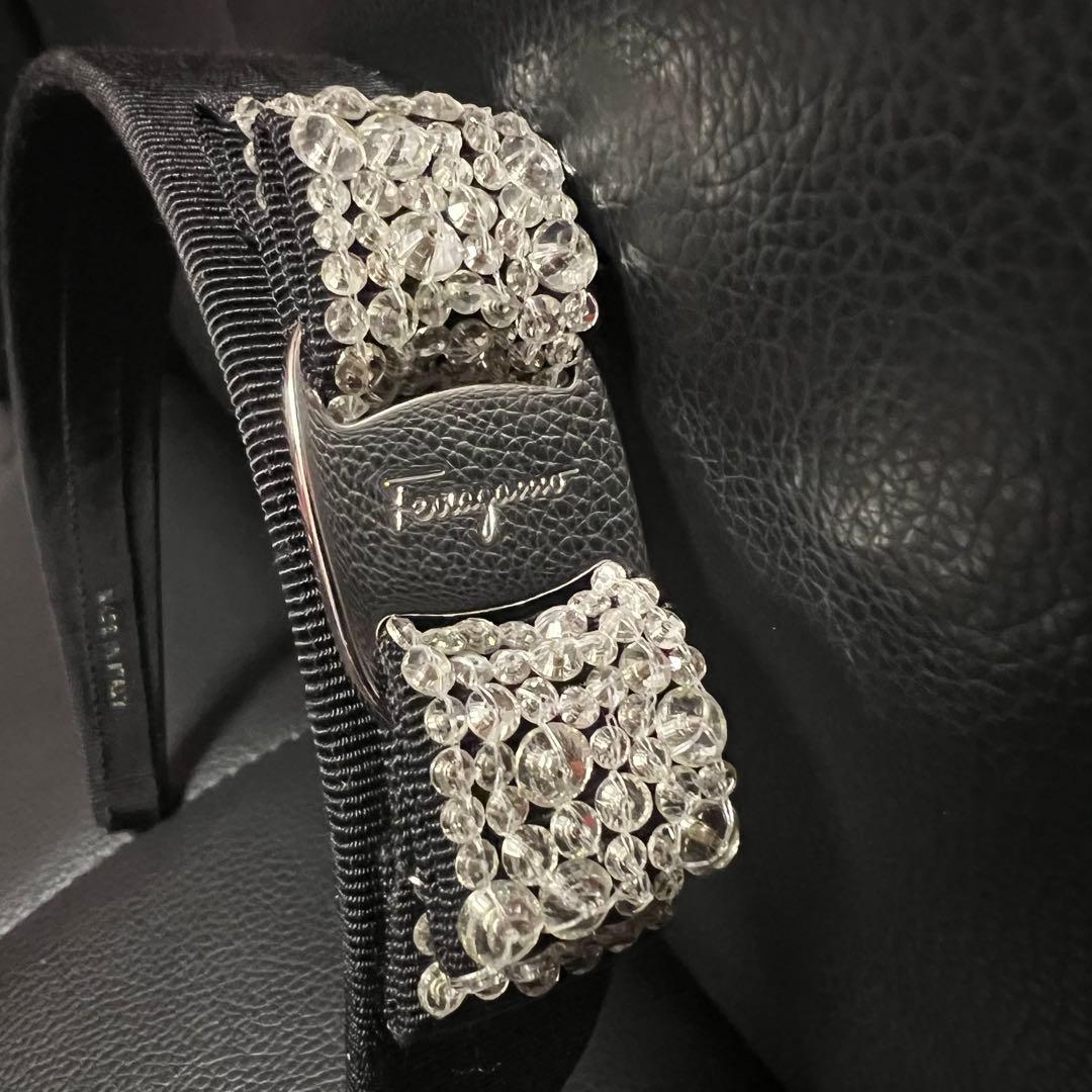 一度のみ使用美品　サルバトーレフェラガモ ビジュー ヴァラ リボン　カチューシャ