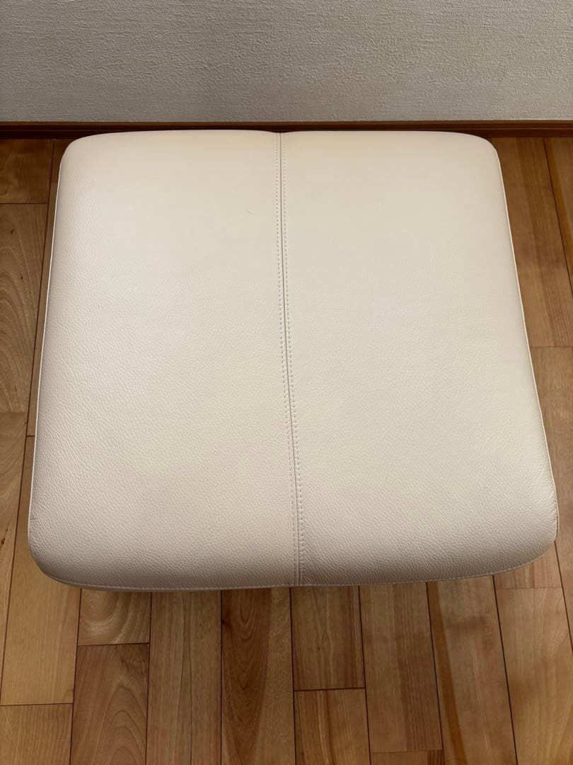 スツール　クリーム色　カリモク家具　日本製