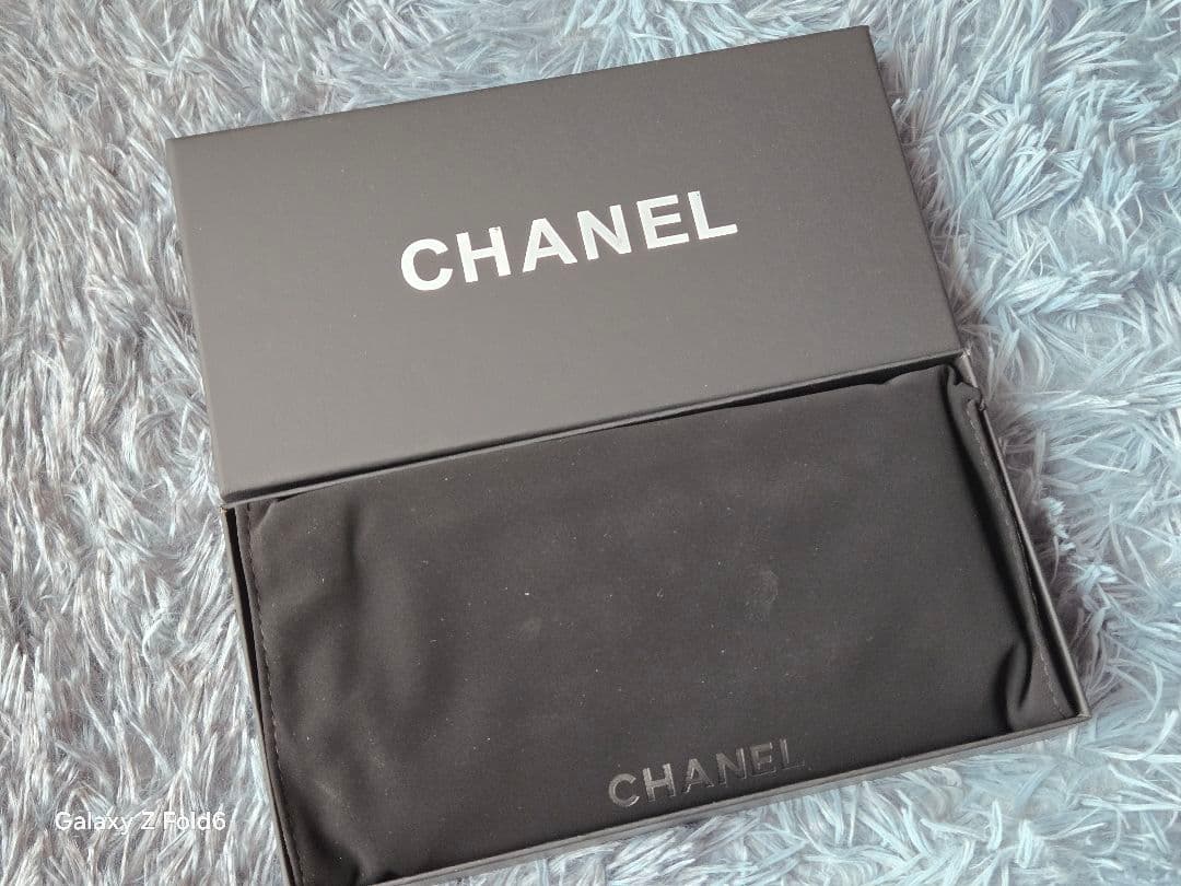 CHANEL シャネル キャビアスキン スマートフォンケース チェーンウォレット