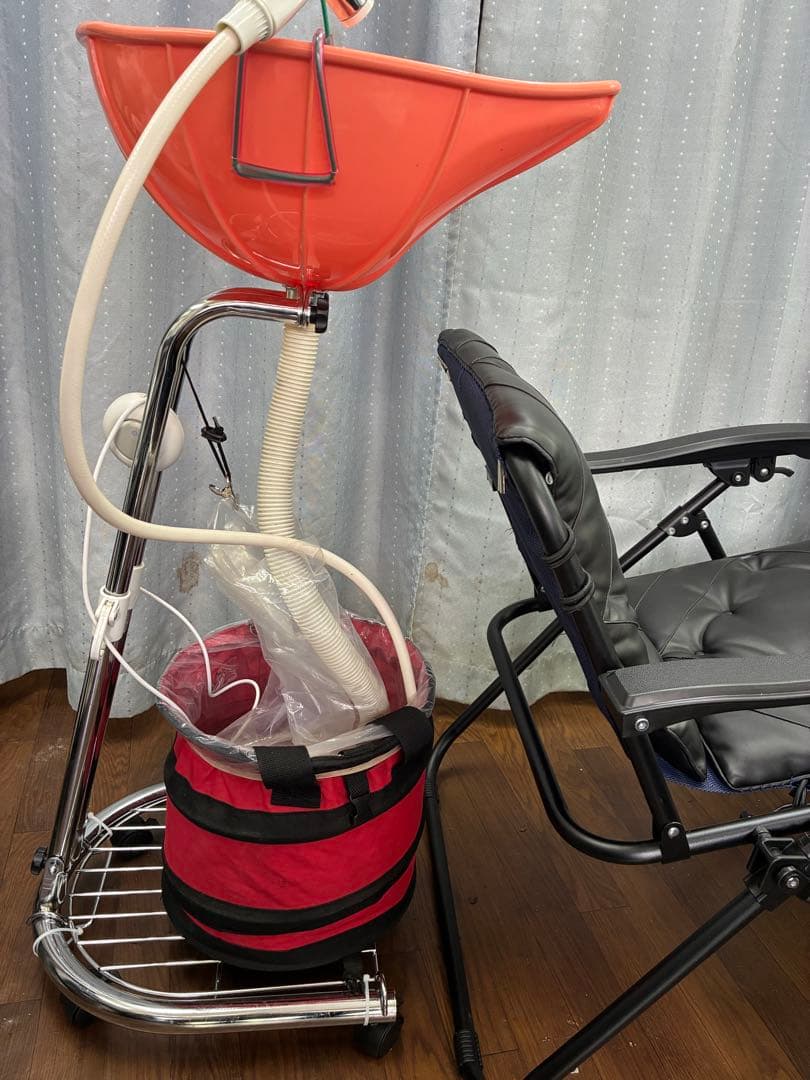 移動.携帯式シャンプー台 ニュー楽シャン君と新型訪問チェアー