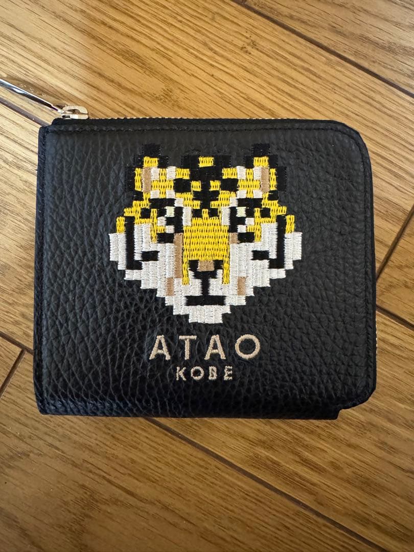 ATAO18周年記念 ZOOチェス タイガー刺繍 コンパクト財布