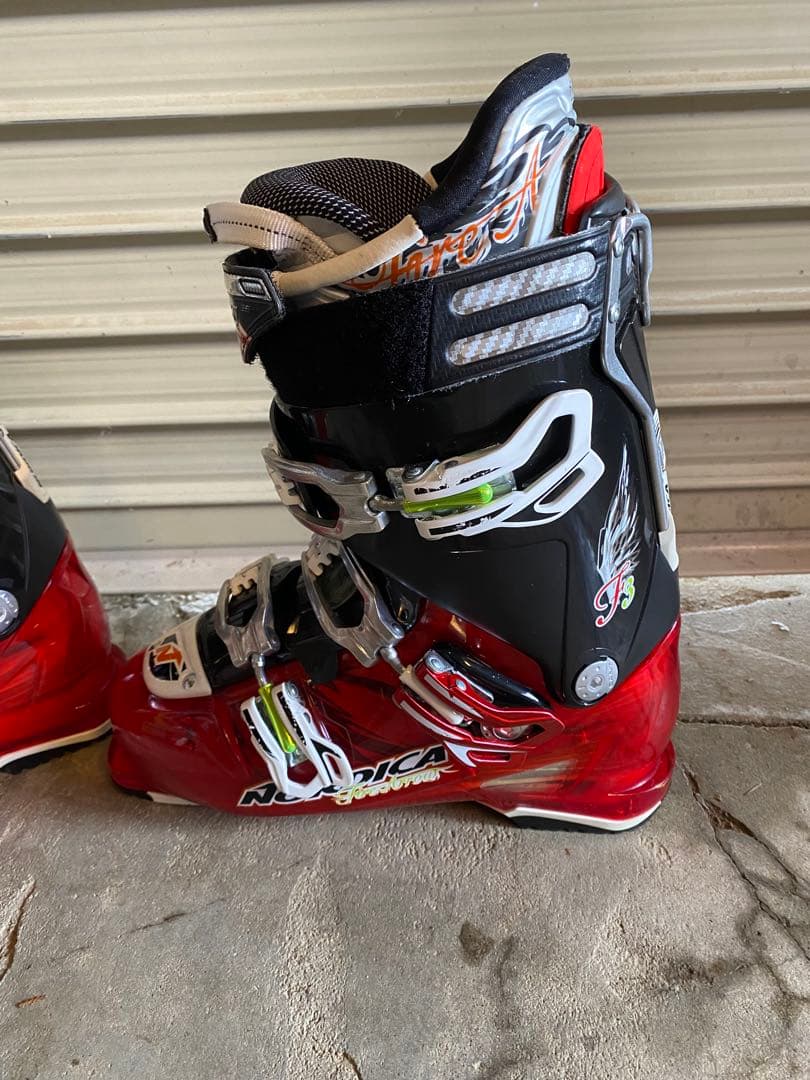 ノルディカ　ファイヤーアロー　スキーブーツ
