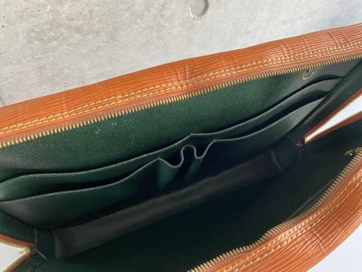 LOUIS VUITTON ルイヴィトン エピ ビジネスバッグ