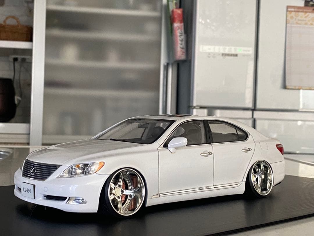 レクサス　LS460 1/18 スタンス21インチ ローダウンカスタム