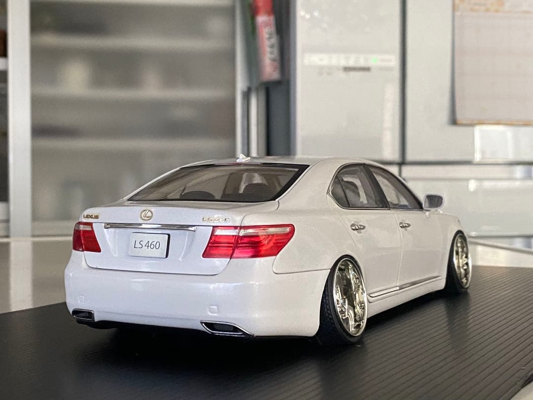 レクサス　LS460 1/18 スタンス21インチ ローダウンカスタム