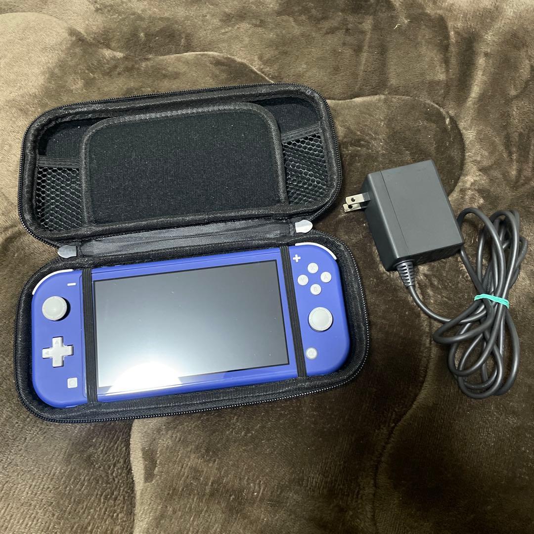 Nintendo Swith Lite本体　ブルー　充電器、ケース付