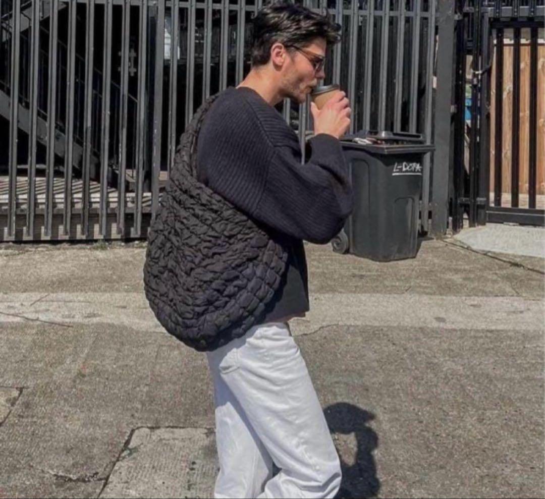 新品/ COS オーバーサイズキルティングバッグ