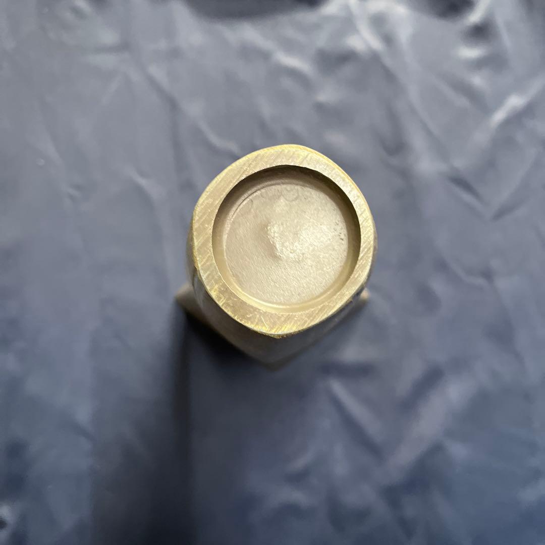 池坊　華道　茶グレーのコーン型花器　デザインあり