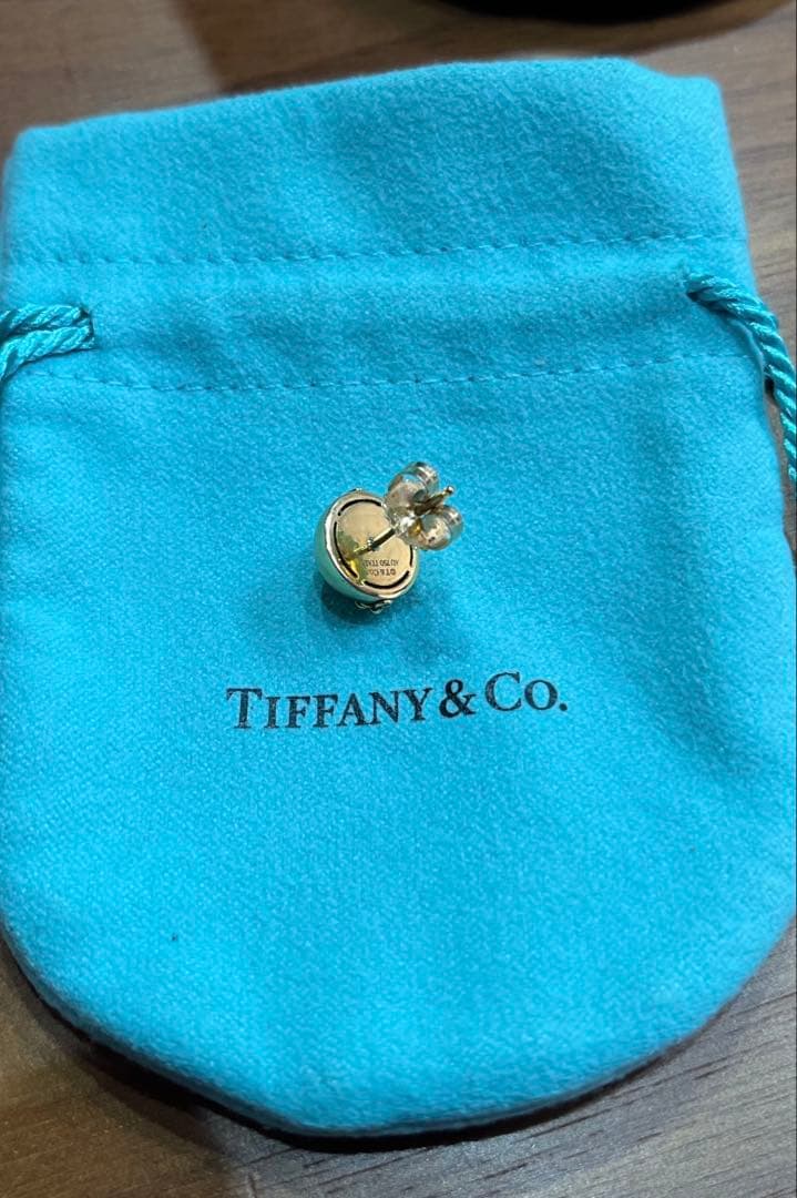 S様ティファニー　ハードウエアボルトスタッドピアス　750YG 片方