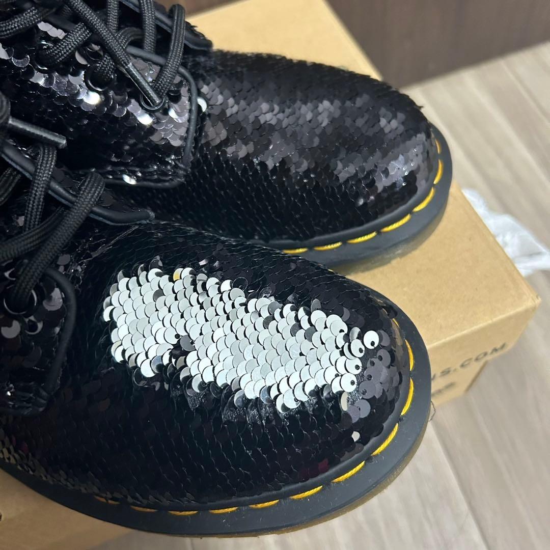 【きゅーぴっと！】 新品未使用 スパンコール 8ホールブーツ