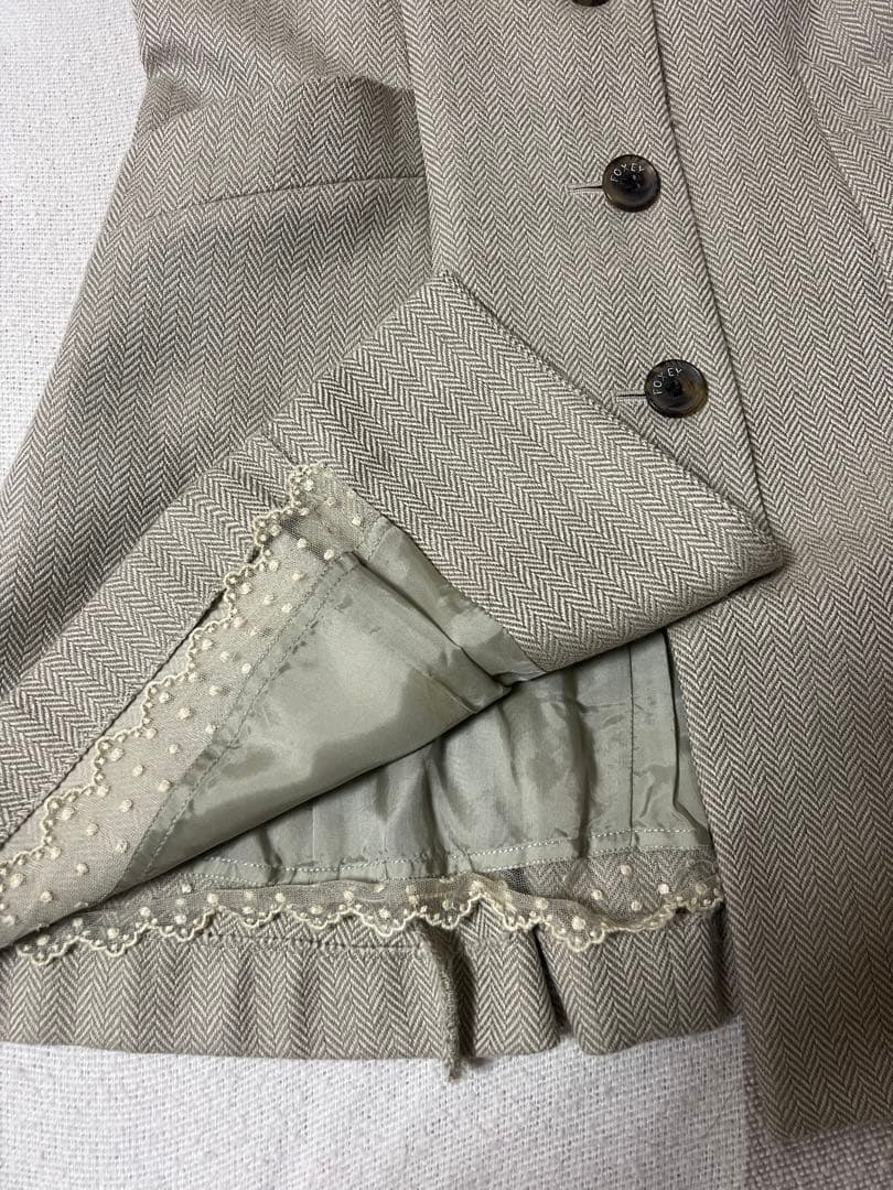 FOXEYジレ ベスト 上質ウールカシミヤ混 ヘリンボーン柄ベージュ 42