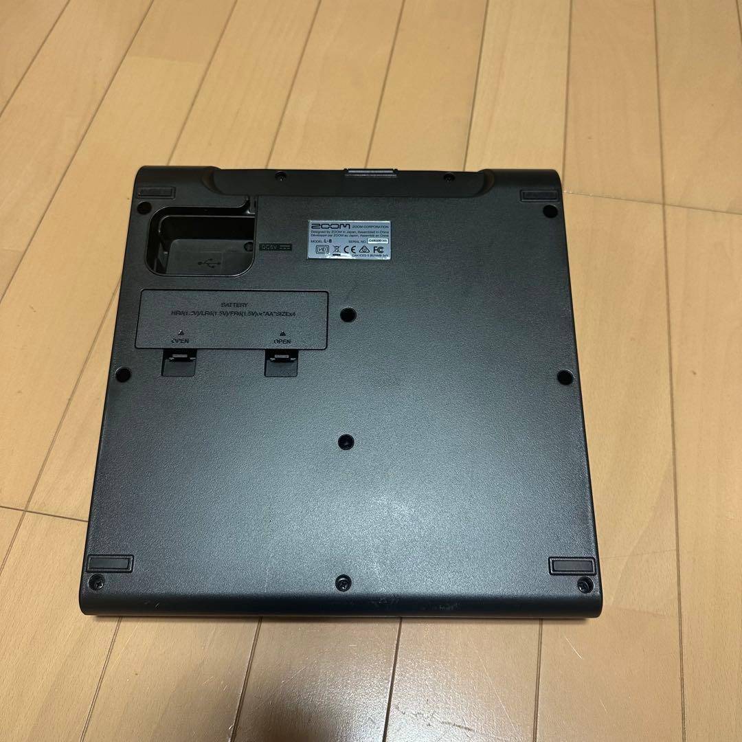 Zoom LiveTrak L-8 デジタルミキサー