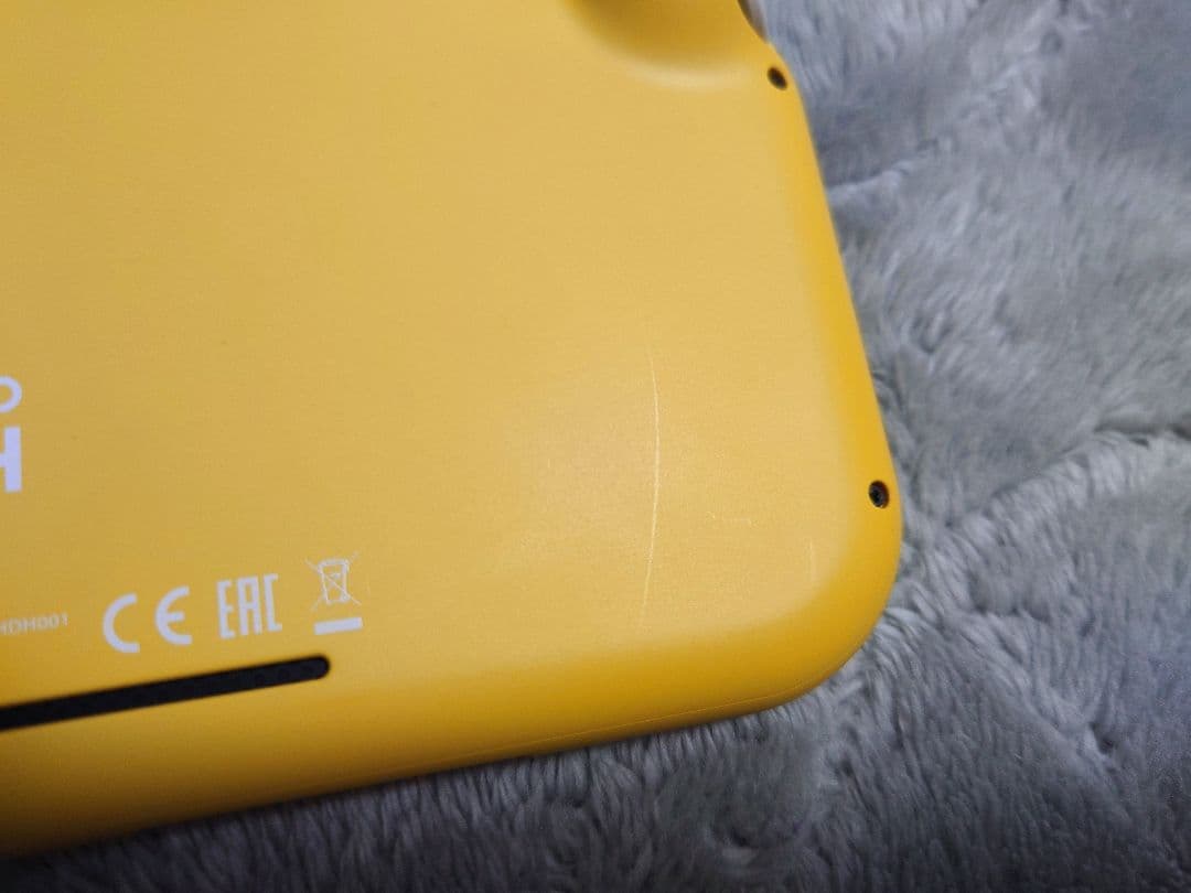 Nintendo Switch Light イエロー 充電器 箱付き