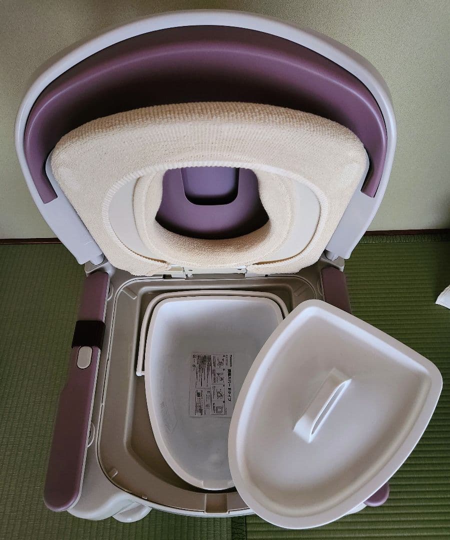 【未使用】 座楽 ラフィーネ ソフト便座 PN-L30202 前後傾斜脚付き