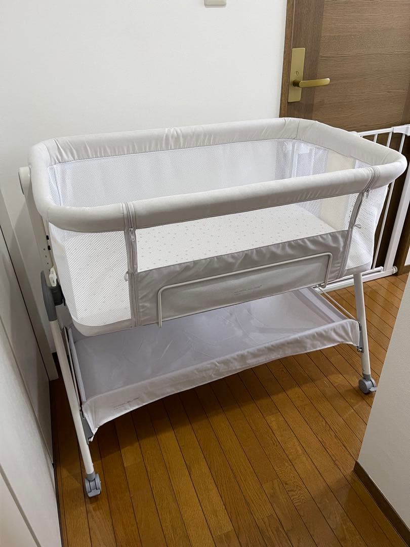 ほぼ未使用｜ANGELBLISS ベビーベッド｜メッシュ・収納・マット付き