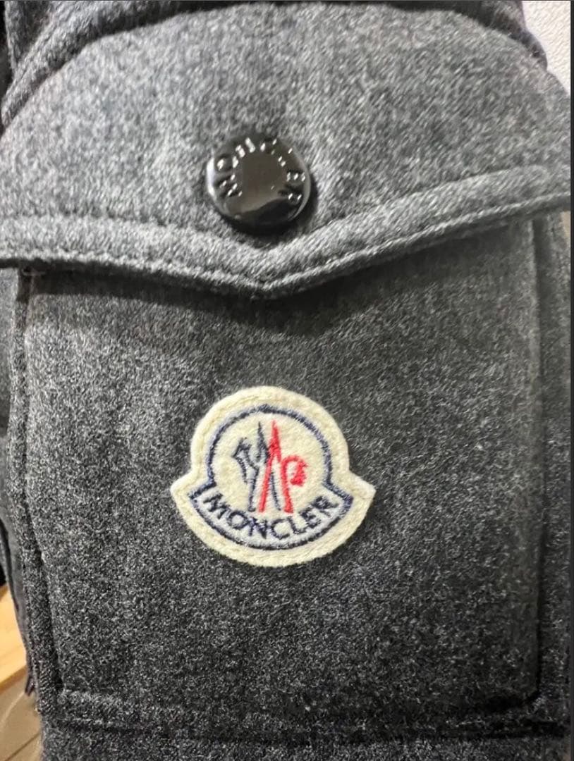 MONCLER（モンクレール) モンジュネーブルダウンジャケット グレー