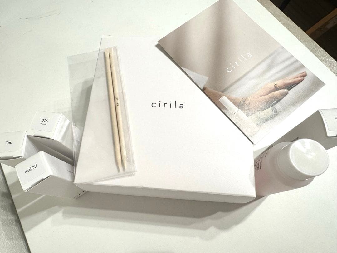 シリラ　ジェルネイル　cirila ネイル ピールオフ