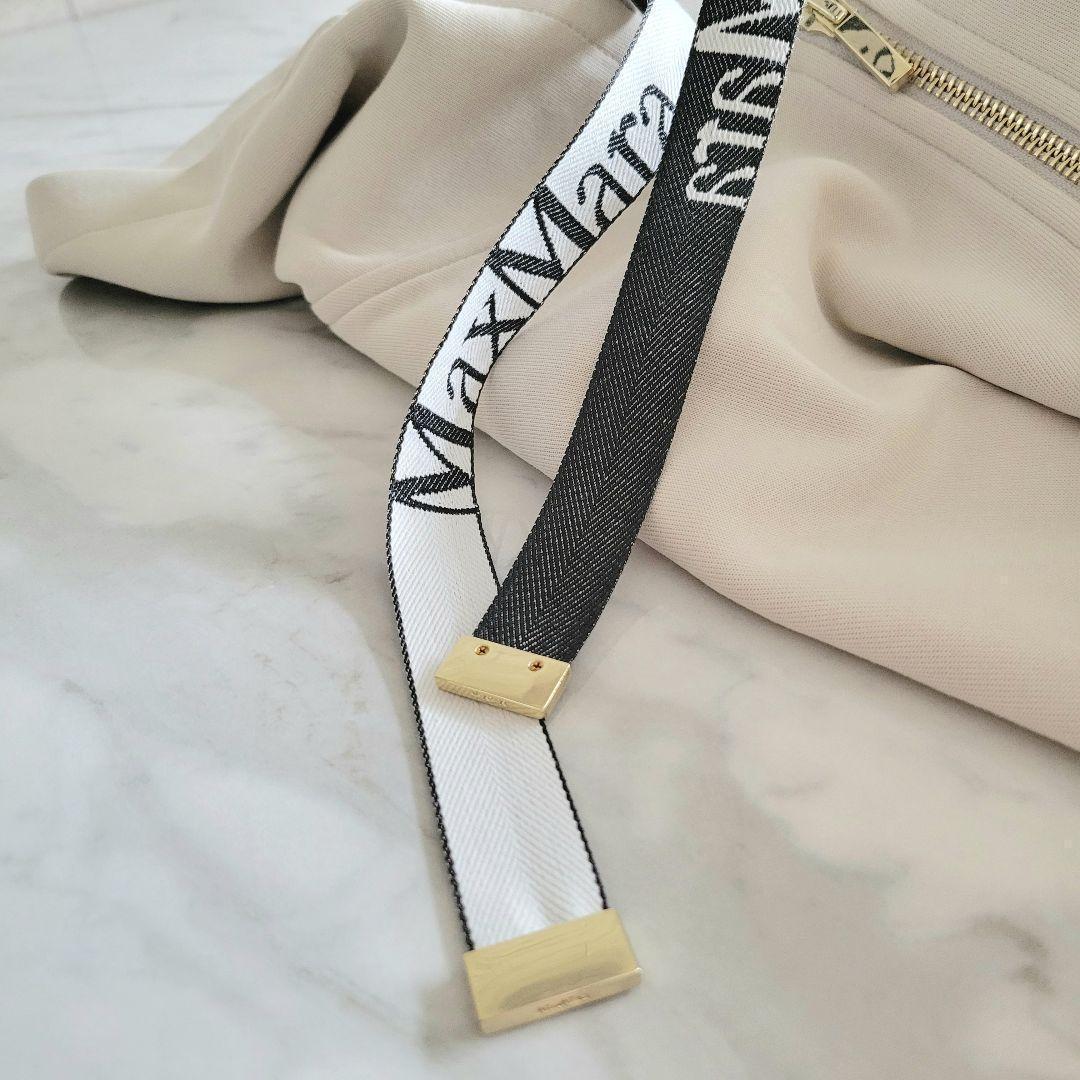 【新品未使用】S Max Mara JOUR ロゴジップパーカー エクリュ M