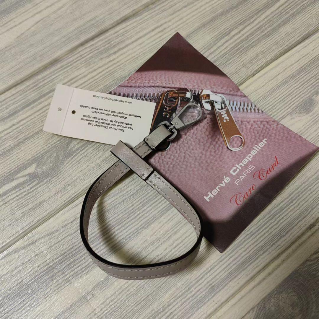 p*e様 エルベシャプリエ　ストラップ+チャーム