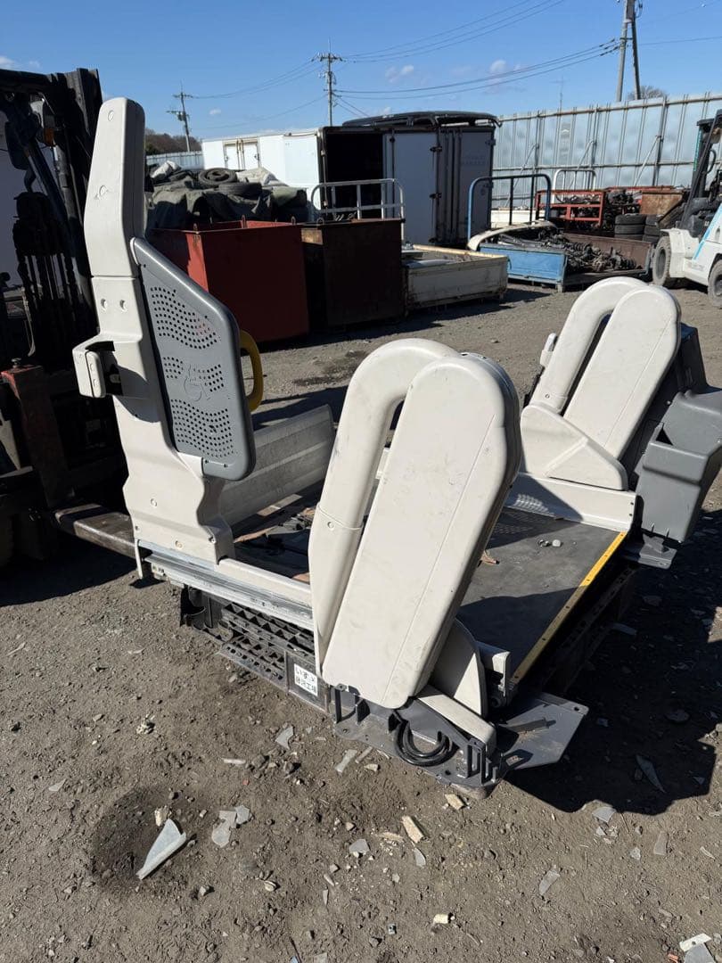 トヨタ純正 ハイエース 福祉車両用電動車いすリフト 動作確認済
