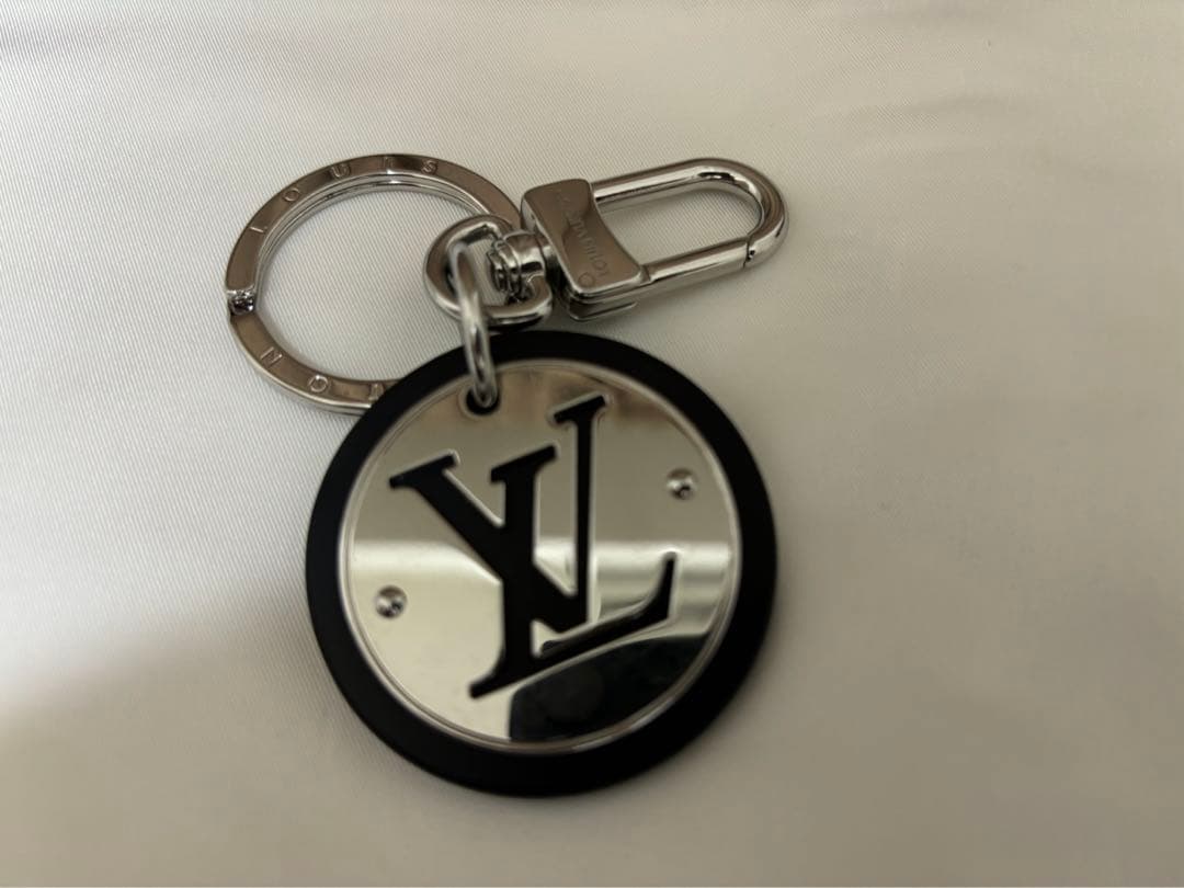 LOUIS VUITTON　ルイヴィトン　キーホルダー M00741正規品中古