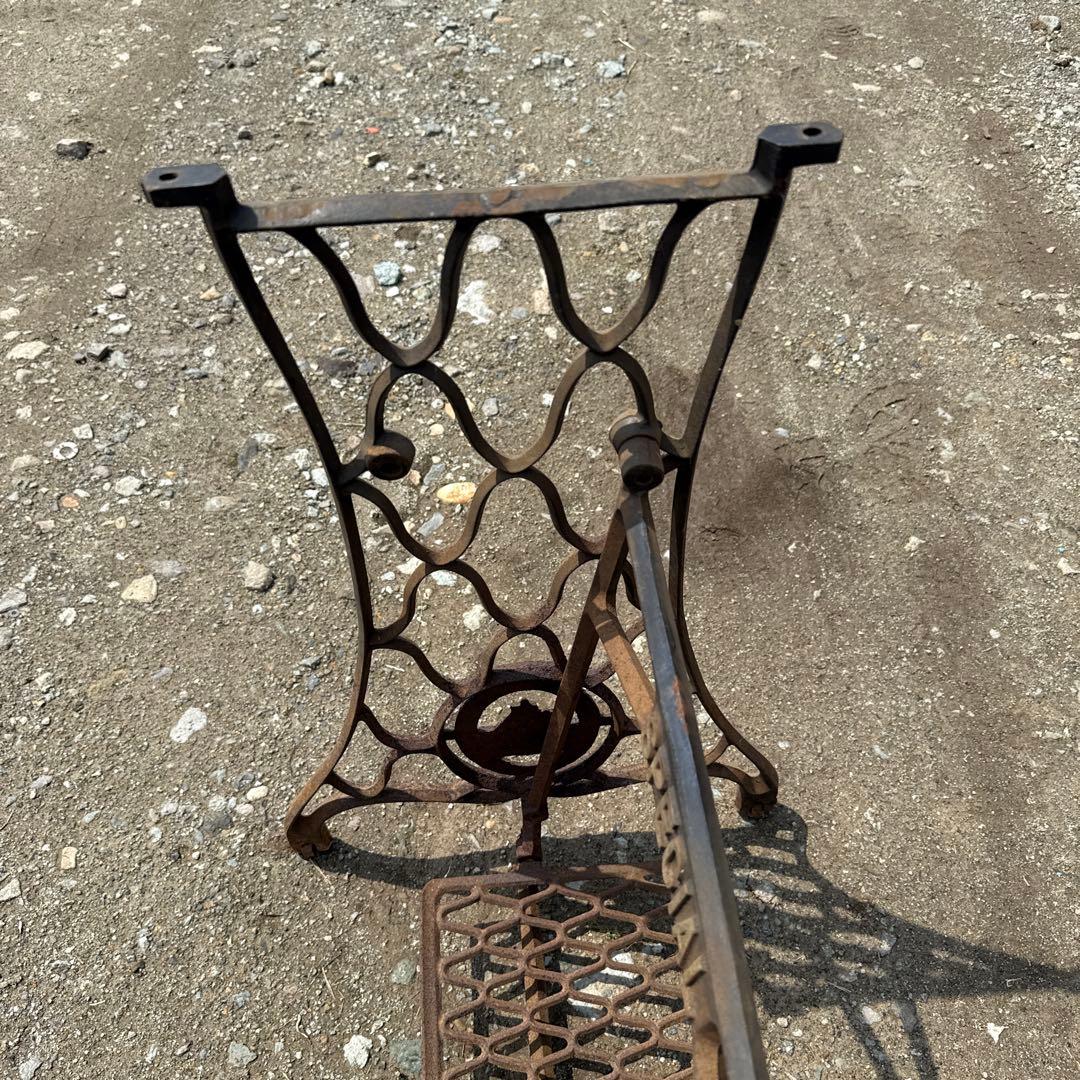 ＆激レア SPECIAL足踏みミシン ミシン脚 網目 古鉄 アンティーク 現状品