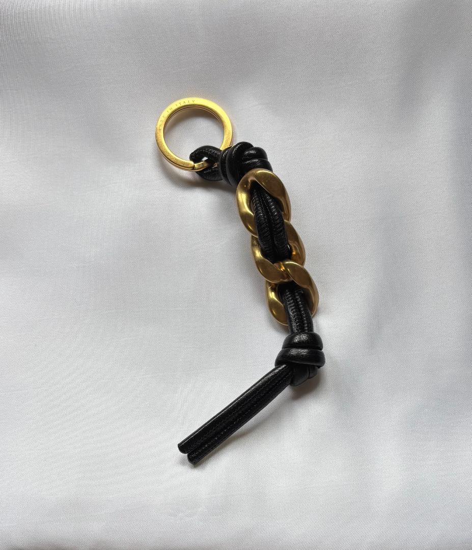 新品【BOTTEGA VENETA】レザー×チェーン編み込みキーリング