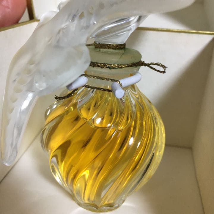 新品 ニナリッチ レールデュタン ラリック