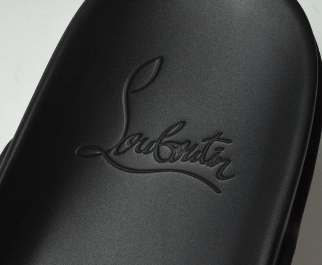 未使用 クリスチャンルブタン スタッズ レザーサンダル 42 POOL FUN