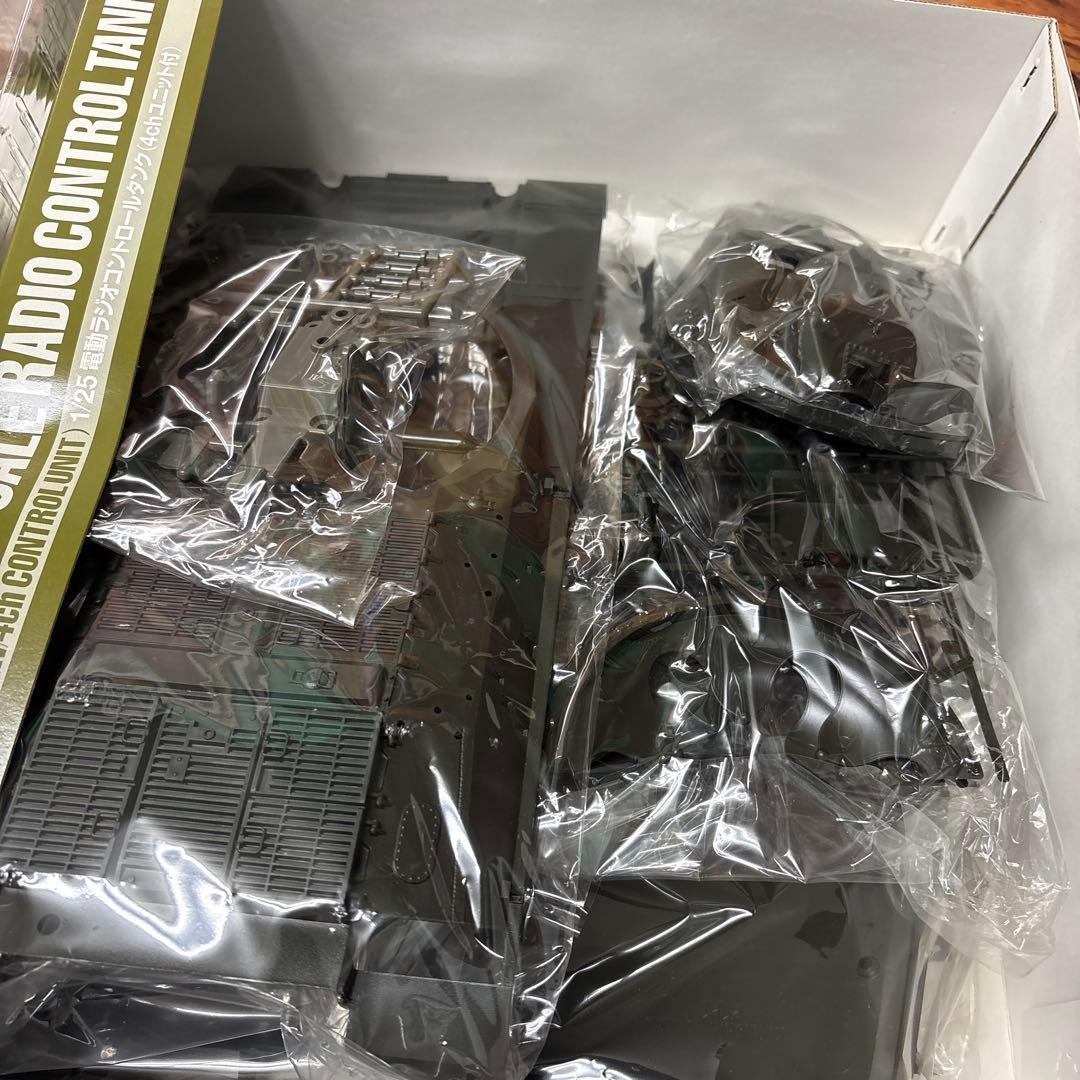 タミヤ 1/25RCタンク イギリス軍チーフテン戦車　4chユニット付　未組立