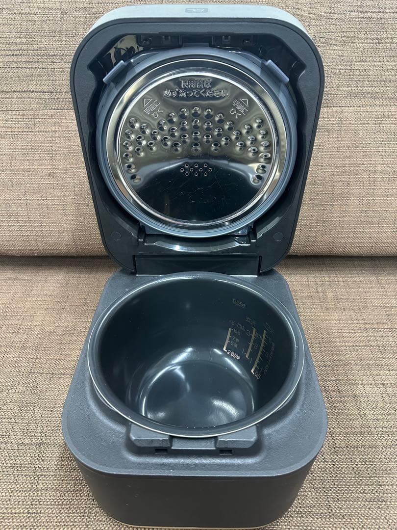 ⑧ 象印　炊飯器　STAN. NW-SA10 2023年製