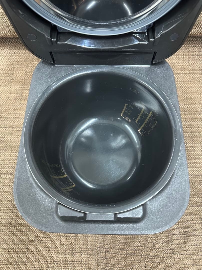 ⑧ 象印　炊飯器　STAN. NW-SA10 2023年製