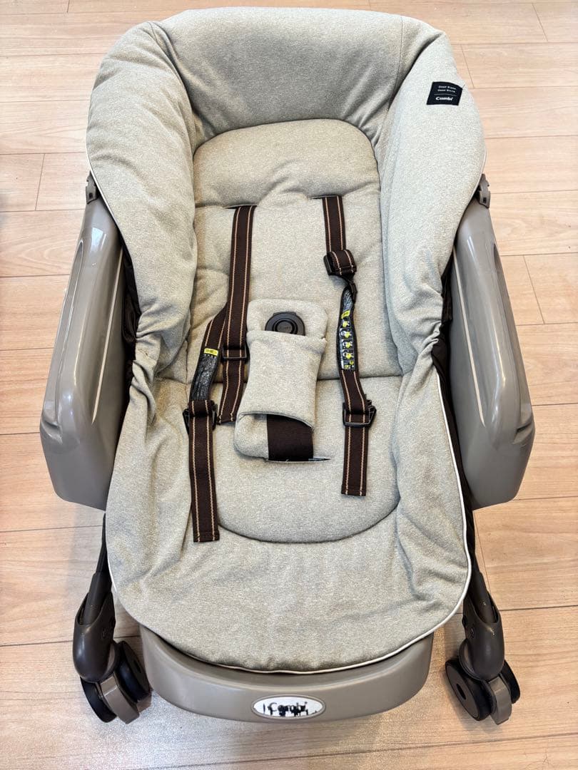 電動調整機能付きベビーチェア グレー