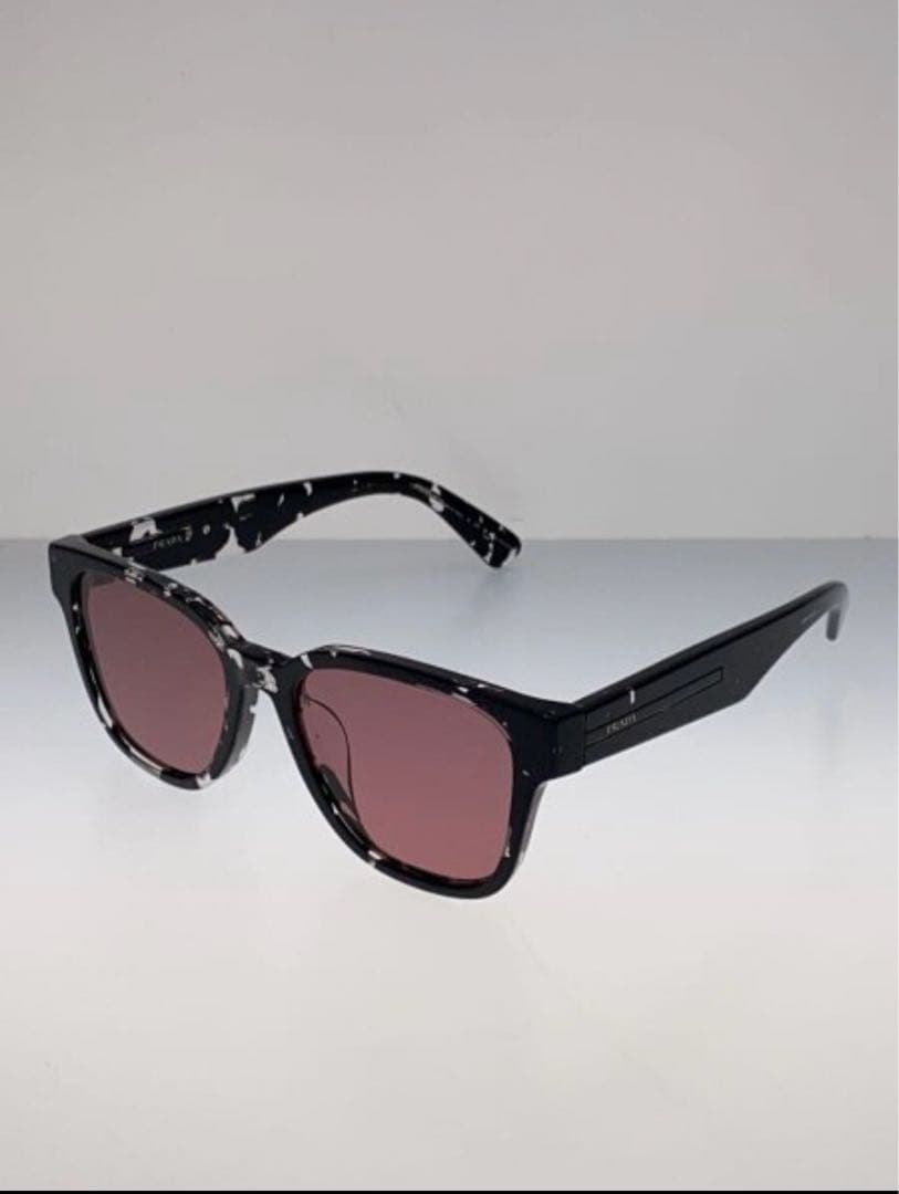 PRADA サングラス　PR A04S 15O70C