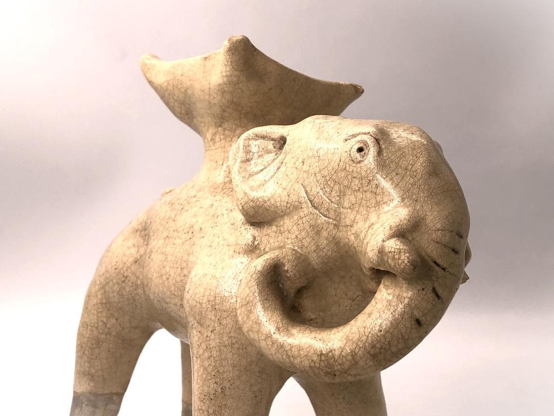 【 南洋陶磁 】　白釉象　宋胡禄/サンカローク　渡来品骨董　　L0317F