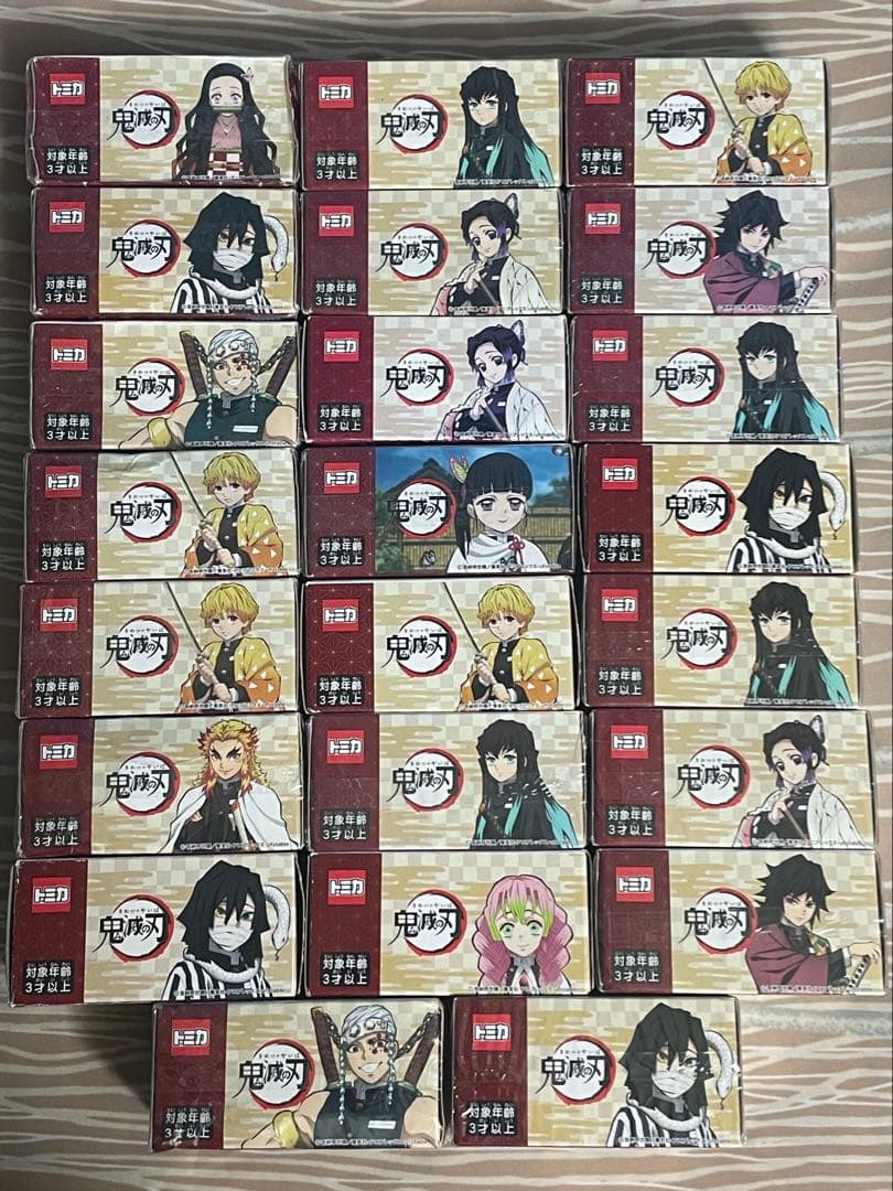 トミカ 鬼滅の刃シリーズのミニカー、合計35台セットです。