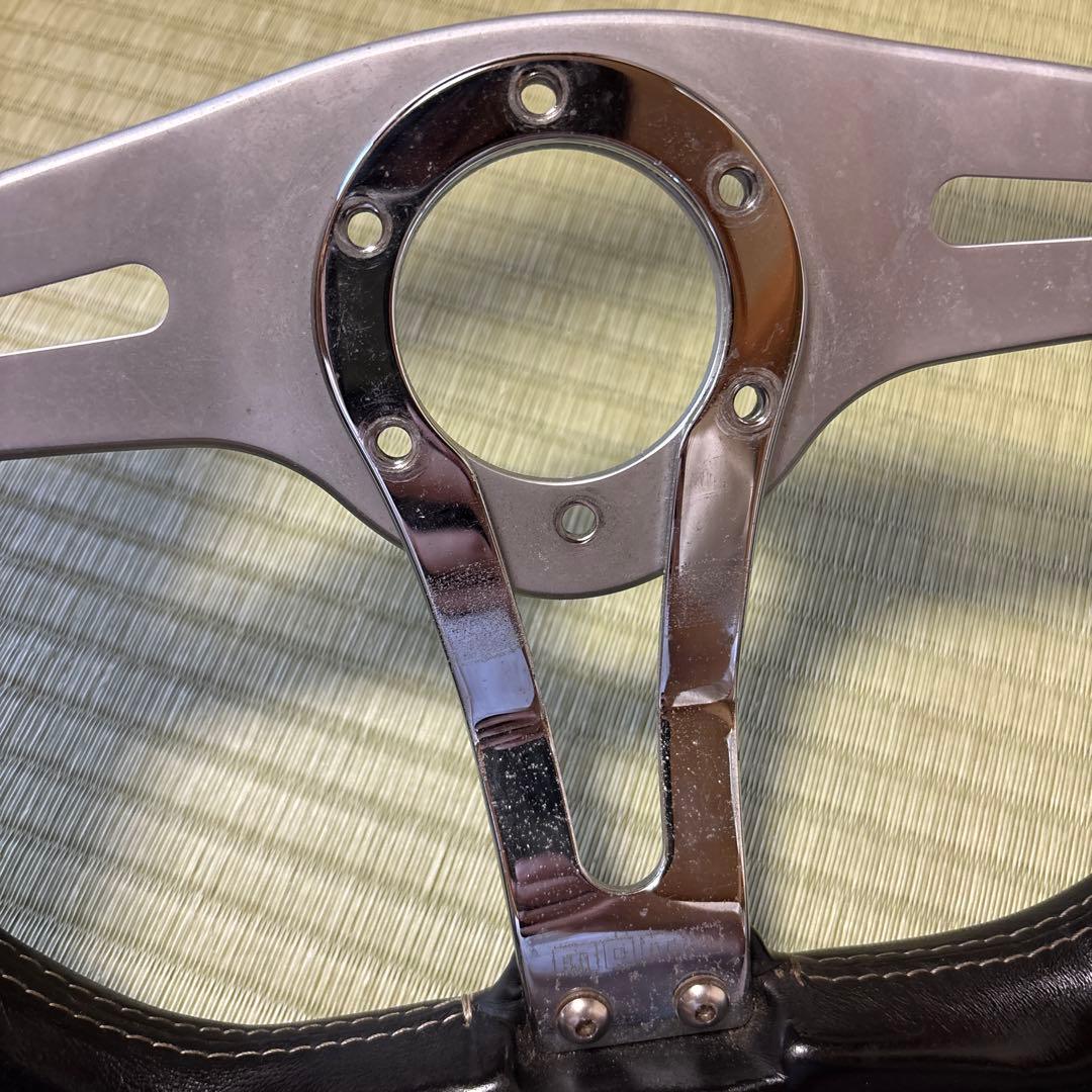 希少 momo ステアリング TREK R