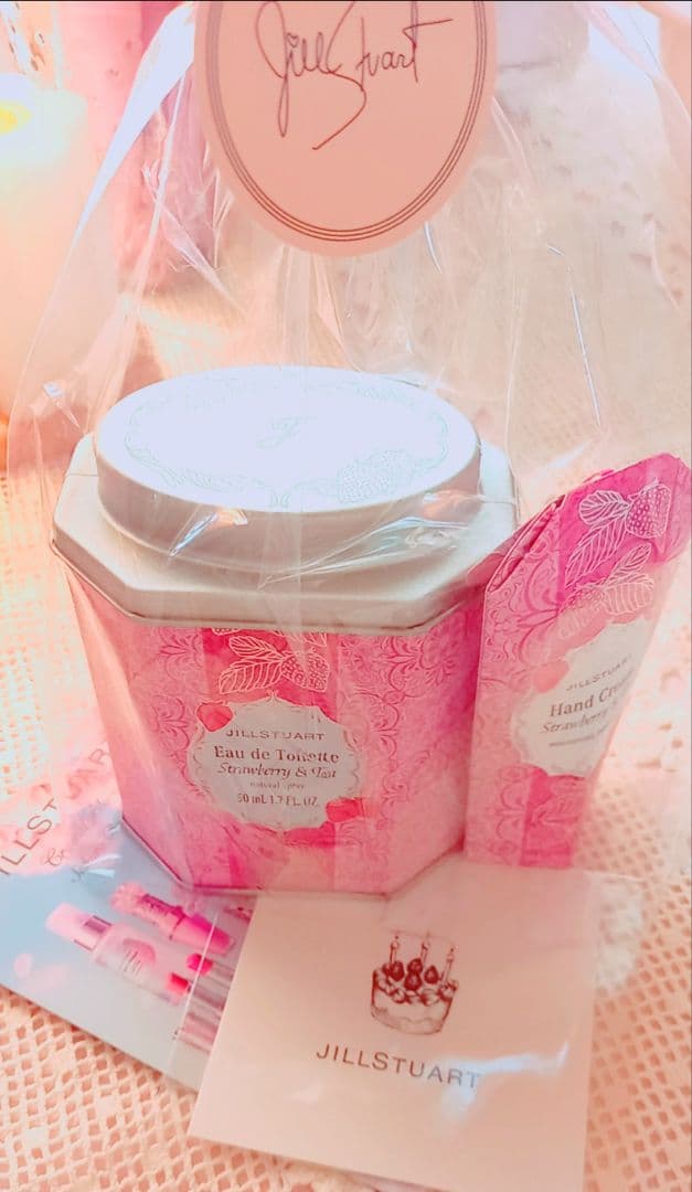 新品未開封 JILLSTUARTストロベリー＆ティー オードトワレハンドクリーム