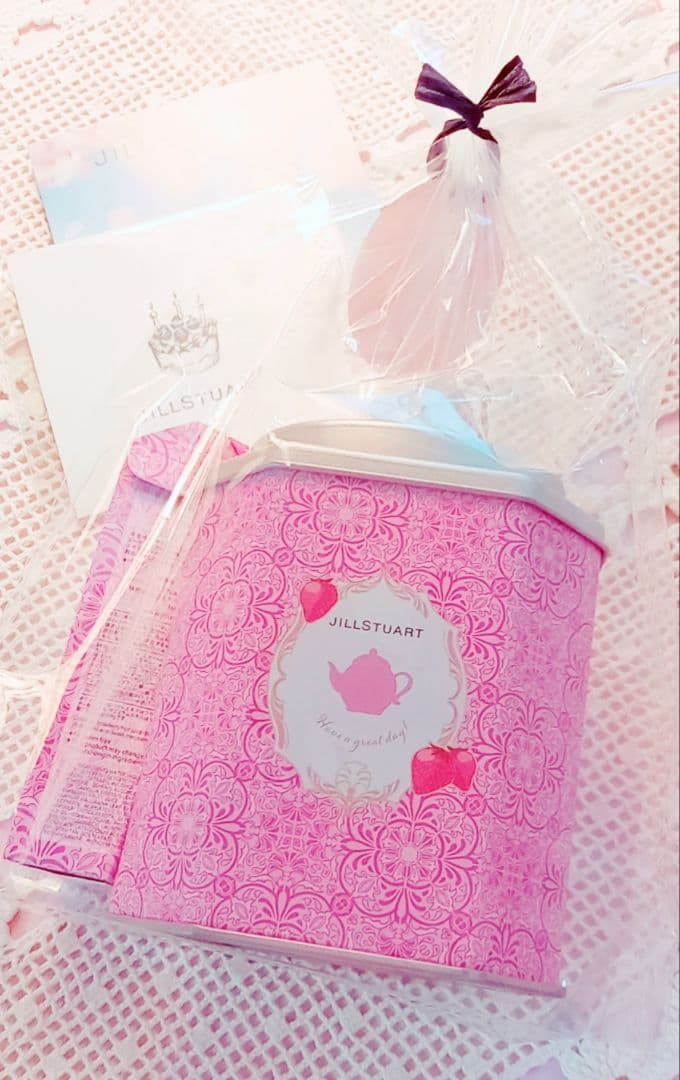 新品未開封 JILLSTUARTストロベリー＆ティー オードトワレハンドクリーム