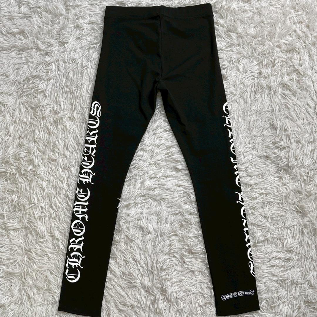 クロムハーツ スクリプトロゴ レギンス ブラック プリント レディース