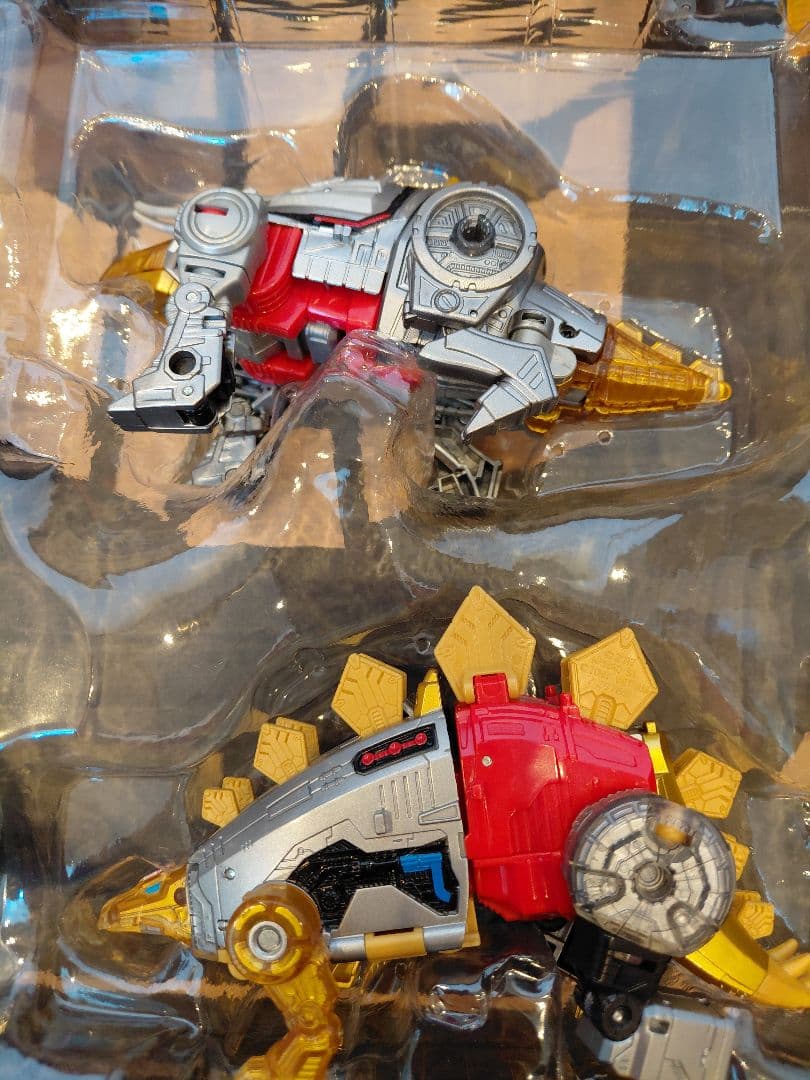 トランスフォーマータカラトミーモール限定　ジェネレーションセレクト　ボルカニカス