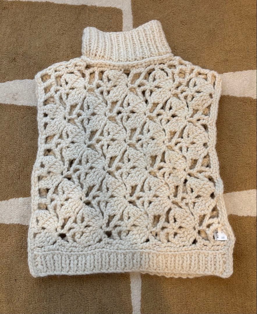 《新品タグ付》TOMORROWLAND（トゥモローランド）白ニット編みベスト