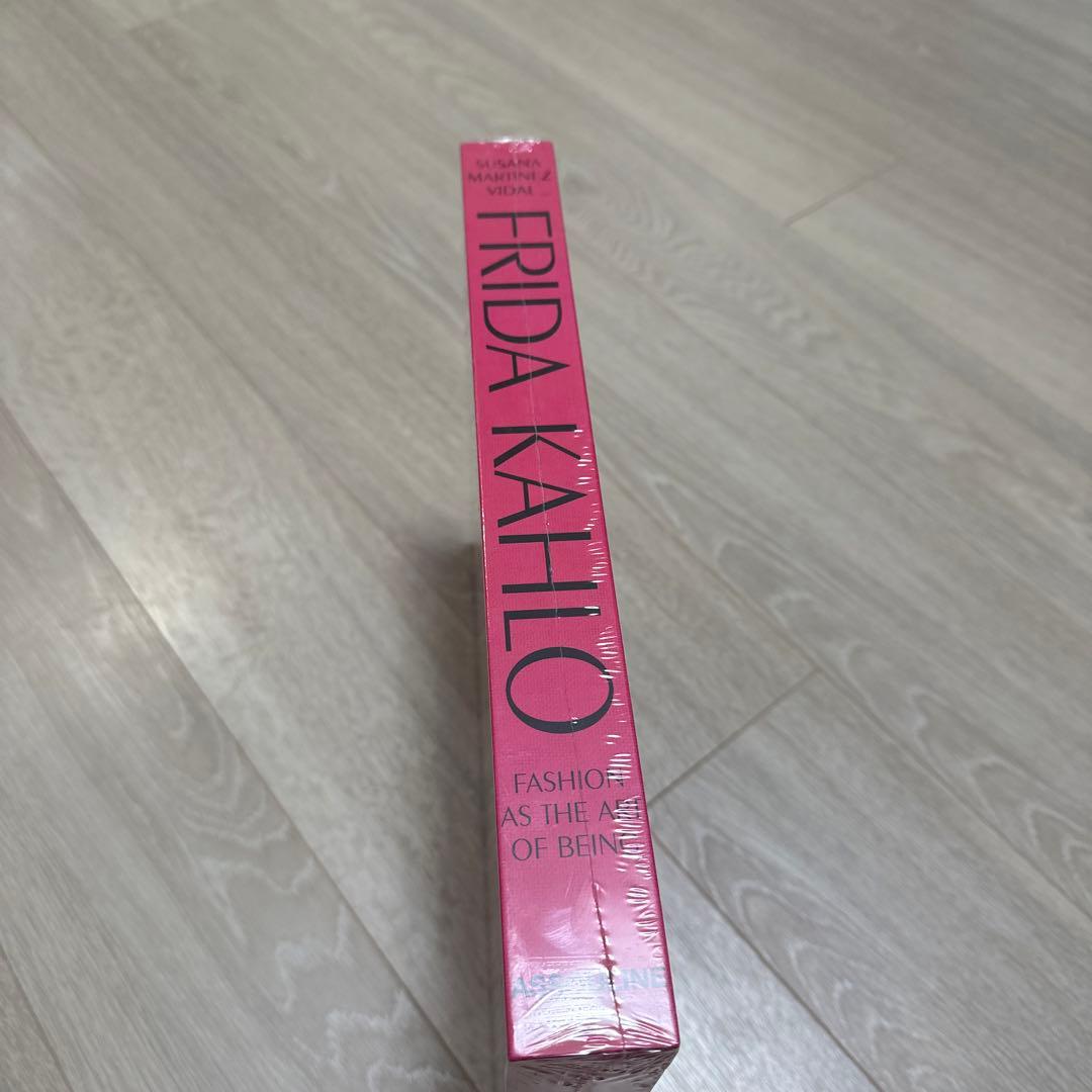 アート・デザイン・音楽 FRIDA KAHLO FASHION AS THE ART OF BEING