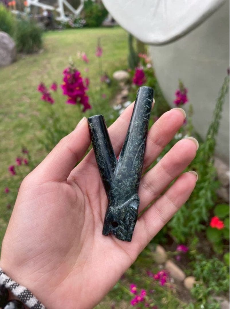 アンデスの天然石セラプタイトのピューマクリペ